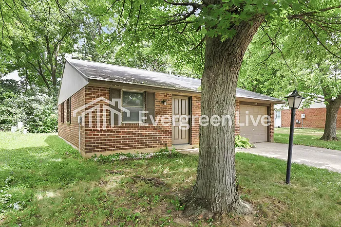 8223 Mount Charles Dr — Photo 2