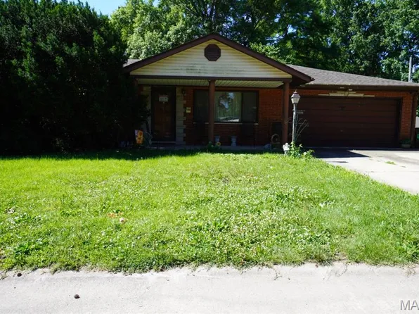 2504 Angela Dr, Granite City, IL 62040