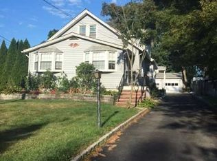 425 Ryeside Ave, New Milford, NJ 07646