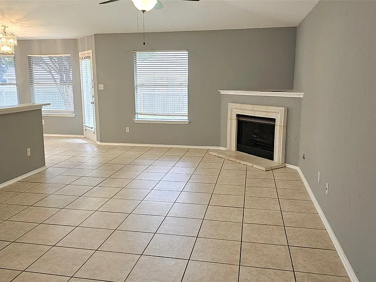 2241 Ada Ln — Photo 3