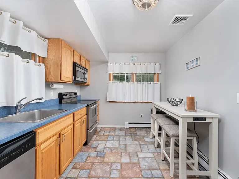 8 Wakeman Ct — Photo 8