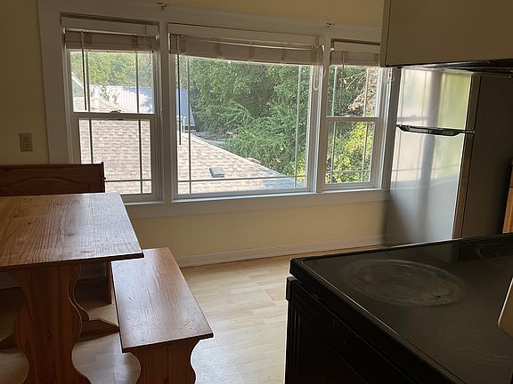 5th image of 712 1/2 N Park St #1/2