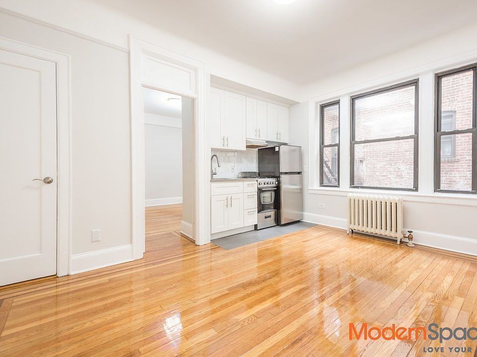 2nd image of 3119 33rd St APT 24