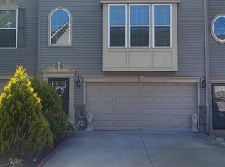 7 Bishop Ln, Mount Holly, NJ 08060