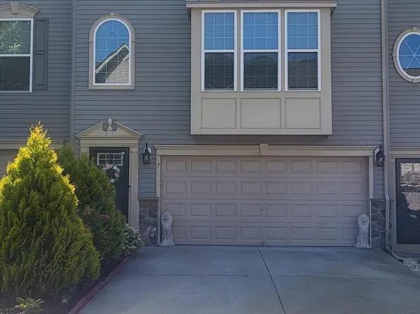 7 Bishop Ln, Mount Holly, NJ 08060