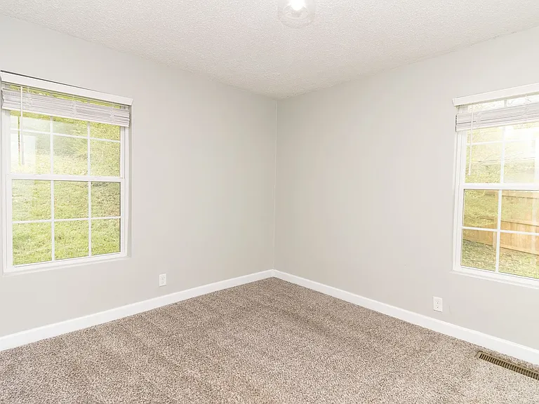 3629 Thrushwood Dr — Photo 19