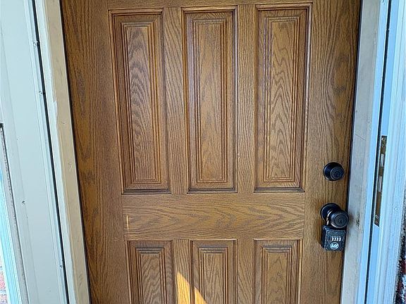 4th image of 2122 2nd Ave