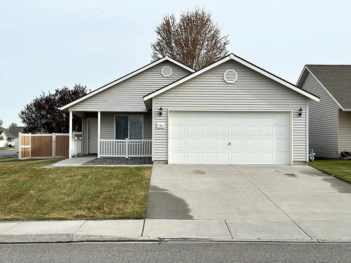 7911 Deschutes Dr photo 1