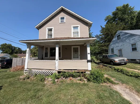 204 Douglas Ave, Dixon, IL 61021