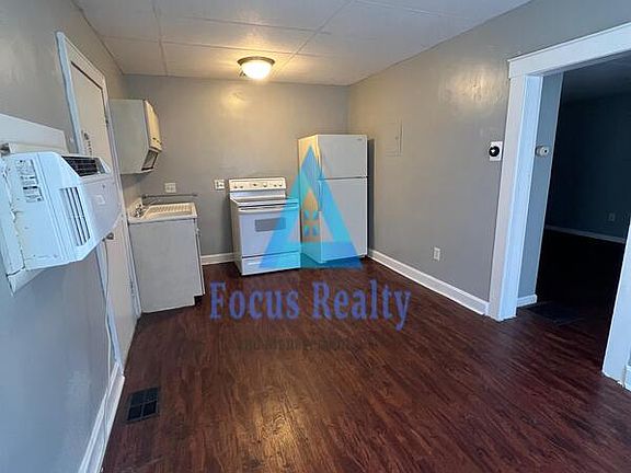 3rd image of 338 N Columbus St APT 3