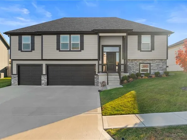 1295 NW Hickorywood Ct, Grain Valley, MO 64029