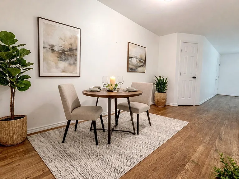 2126 Banks St #2 — Photo 28