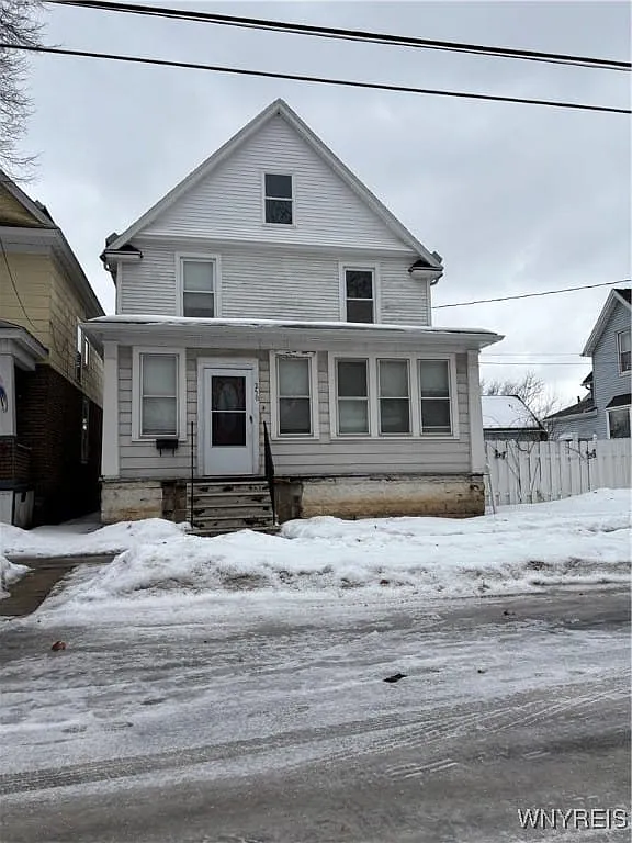 250 Ideal St photo 1