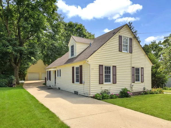 222 Oak St, Geneva, IL 60134