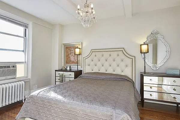 Sold by Stribling | media 12