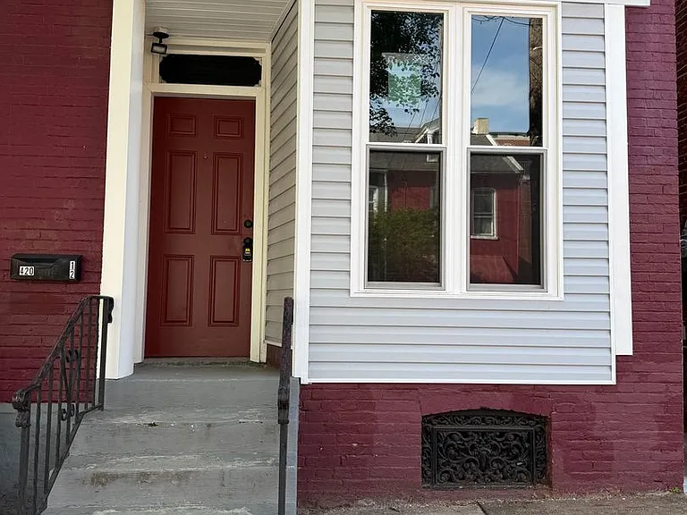 420 W King Street — Photo 1