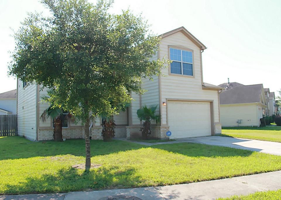 1st image of 746 Pine Lodge Dr