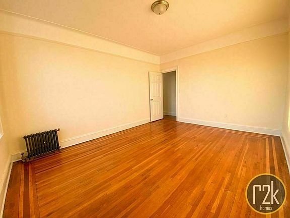 4th image of 20-75 38th St #4B