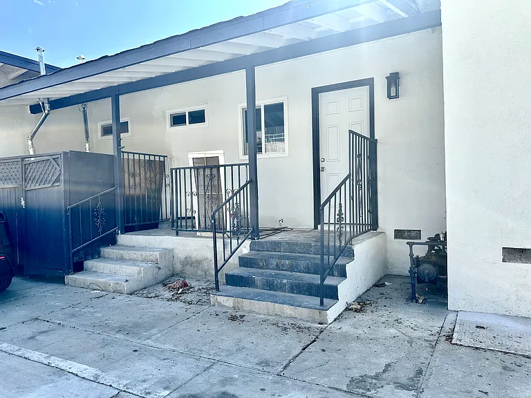 1222 W Shorb St #1 — Photo 10