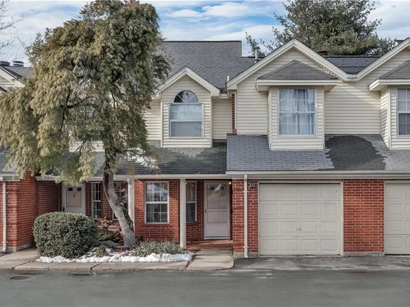 626 Smithfield Rd APT 104, North Providence, RI 02904