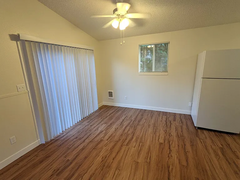 West Slope Apartments — Photo 45