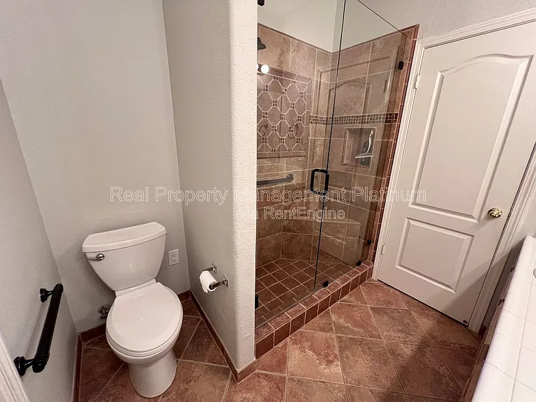 2552 E Kelso Ave — Photo 18