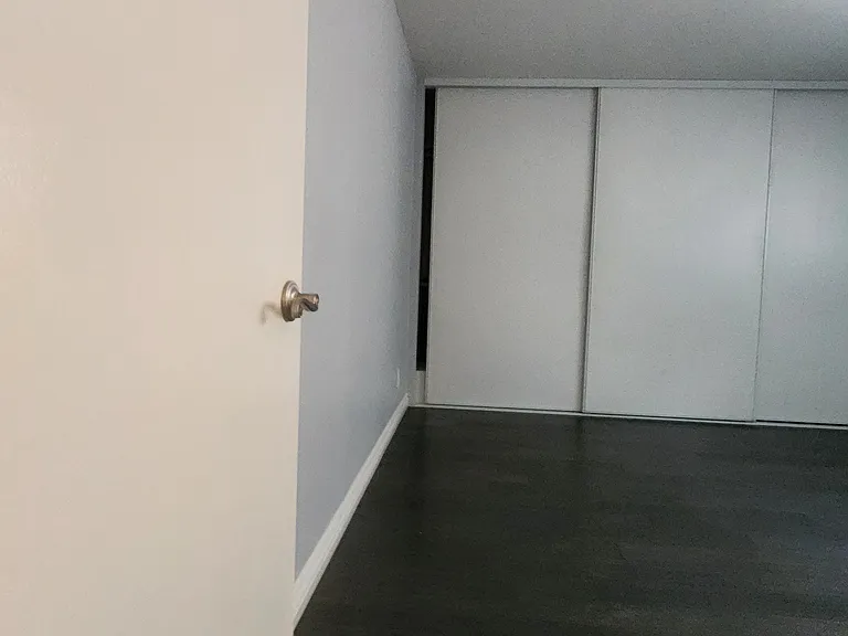 13751 Oxnard St #106 — Photo 14
