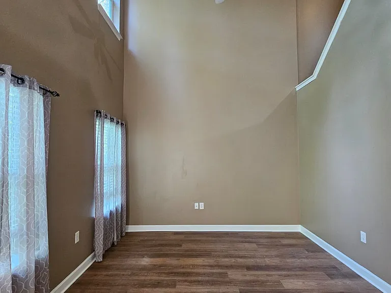 359 Doughton Ln — Photo 9