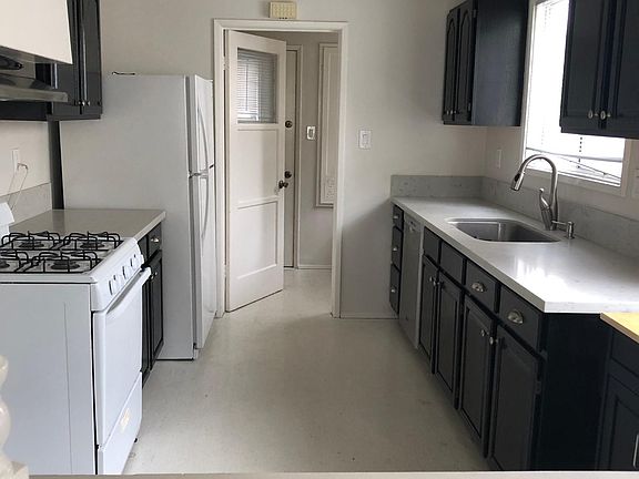 3rd image of 3853 N Los Coyotes Diagonal