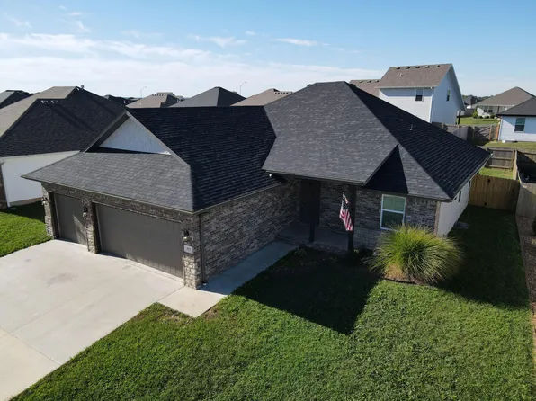 813 S Ridgemont Drive, Nixa, MO 65714