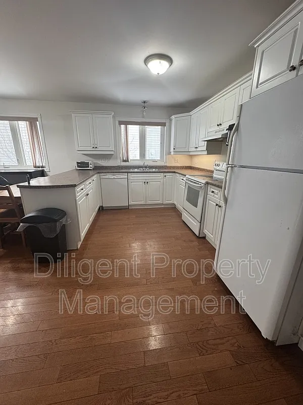 1 bed, 1.0 bath, 121 sqft, $700 — Photo 3