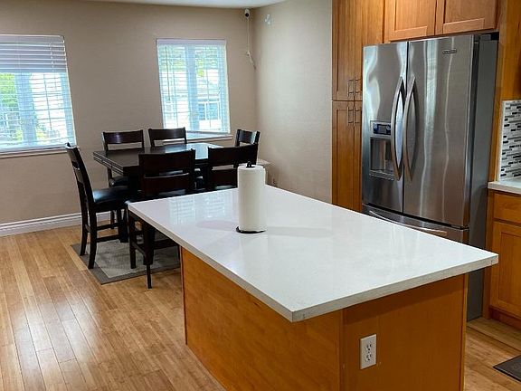 5th image of 608 Larchmont Dr