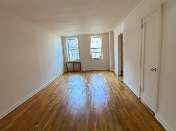 13510 Grand Central Pkwy APT 108, Jamaica, NY 11435
