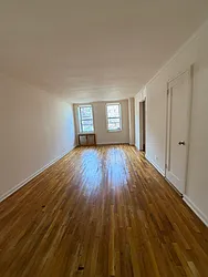 135-10 Grand Central Pkwy