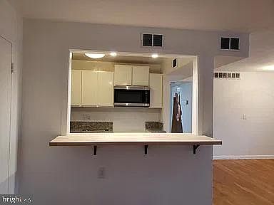 5th image of 2016 N Adams St APT 706