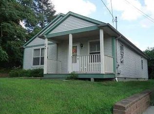 135 Raphael Ave, Providence, RI 02904