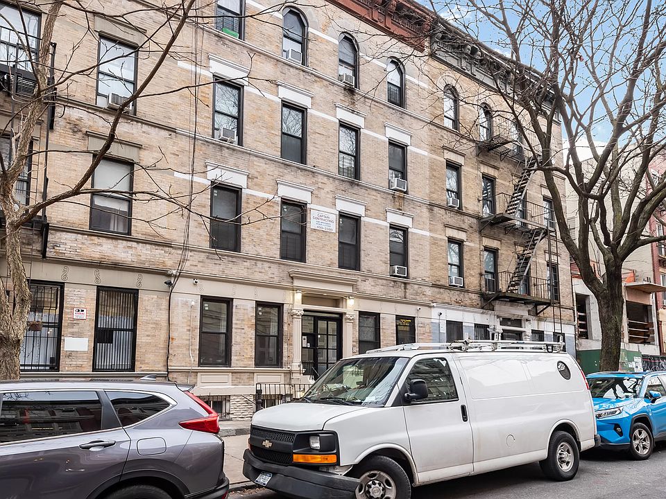 1st image of 792 Park Pl