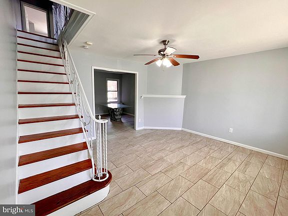 3rd image of 4721 Sheffield Ave