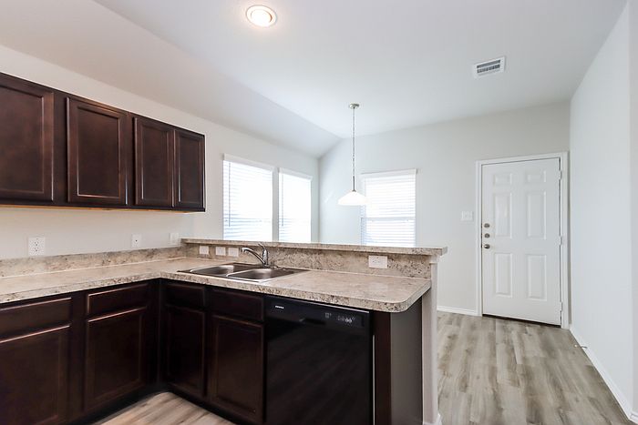1st image of 7622 Merrylands Dr