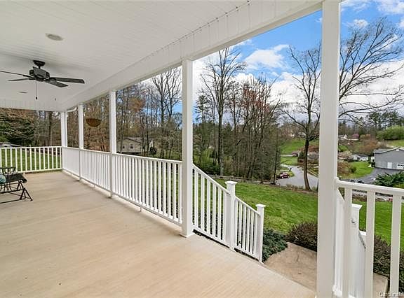 5th image of 7 Valley Dr