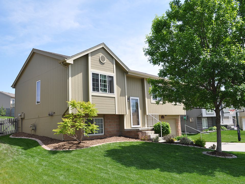 1st image of 5417 S 190th St