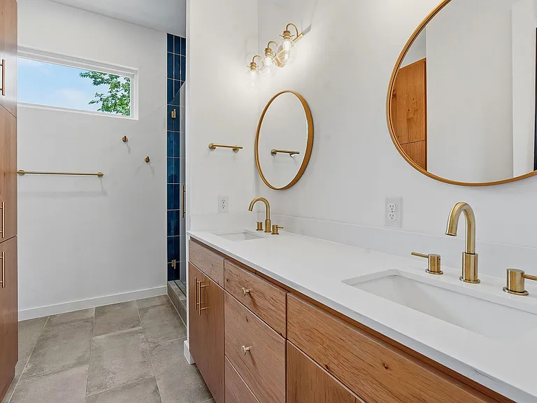 1707 Deloney St #2 — Photo 16
