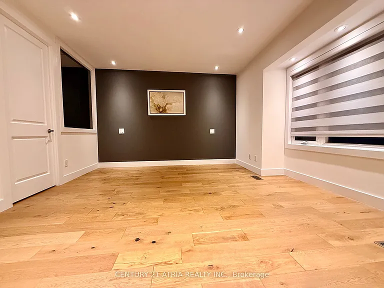 10 Palmerston Ave — Photo 26