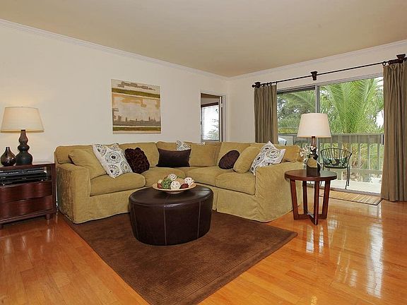 2nd image of 1021 12th St APT 305