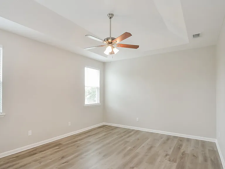 7046 Crispin Cove Dr — Photo 10