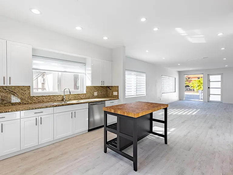 440 SW 21st Rd — Photo 16