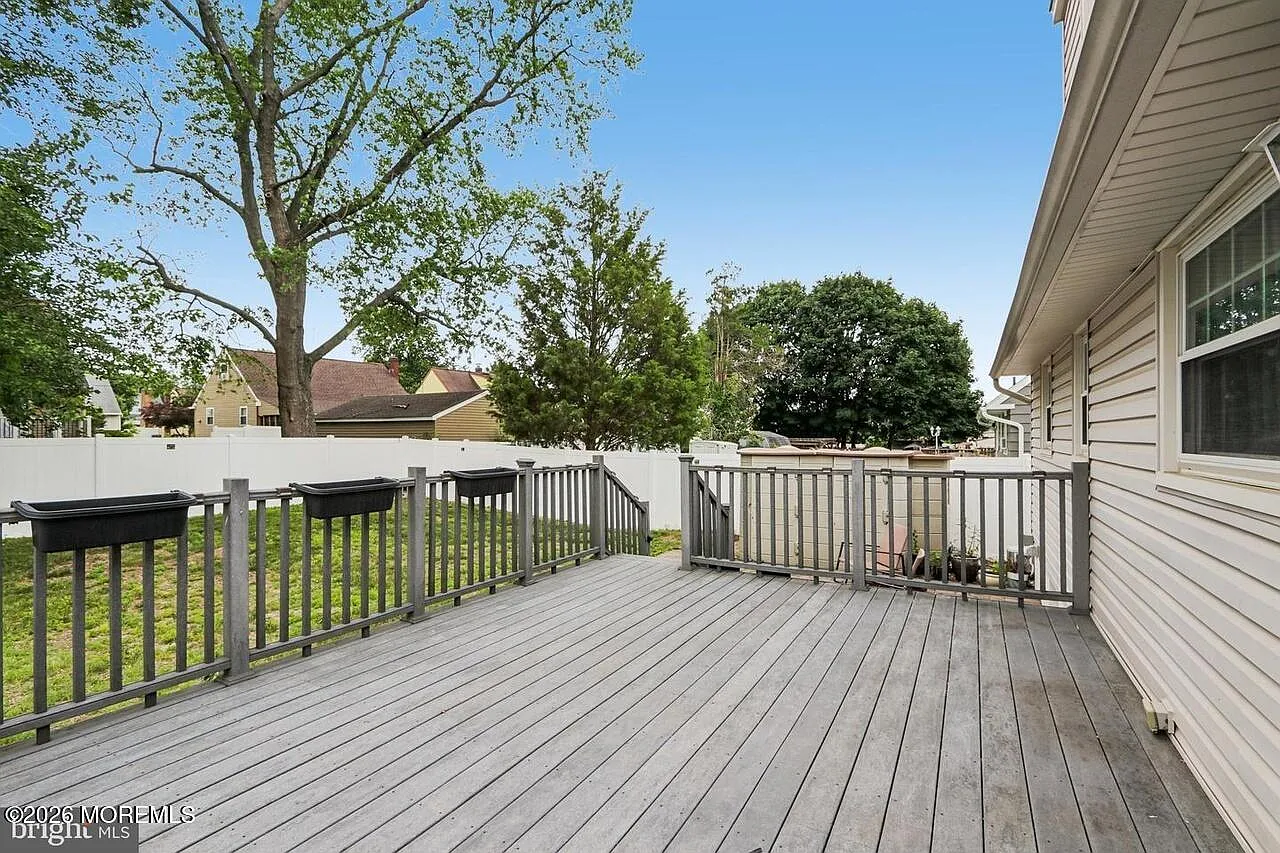 4 bed, $2,500 — Photo 3