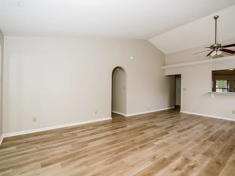 1215 Paul Dr — Photo 5