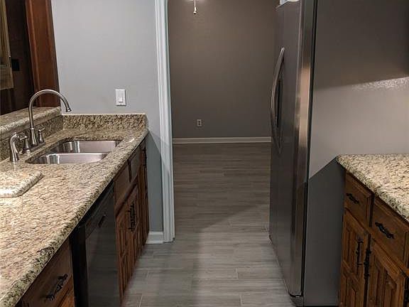 5th image of 2147 Willow Pl #B