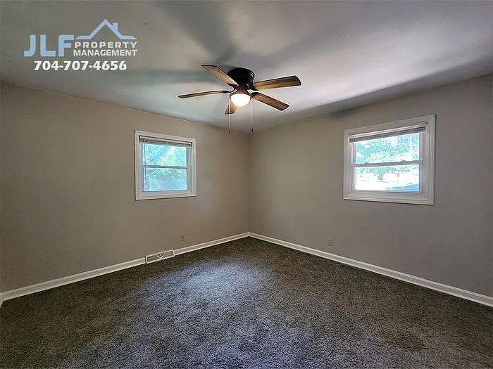 502 S Emerson St — Photo 11